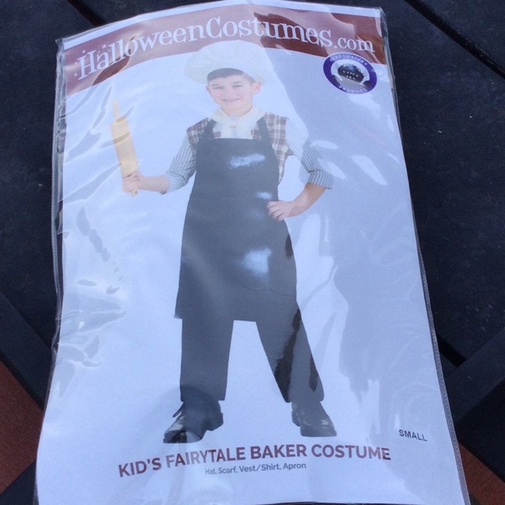 Halloween Costumes.com Baker size Small 4 and above